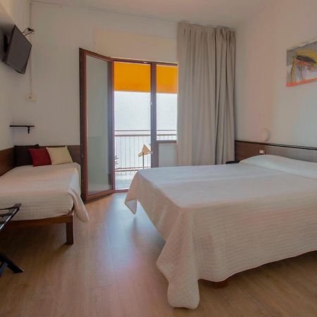 Hotel San Zeno Сан-Дзено-ди-Монтанья Экстерьер фото