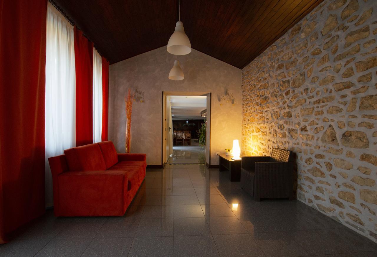 Hotel San Zeno Сан-Дзено-ди-Монтанья Экстерьер фото