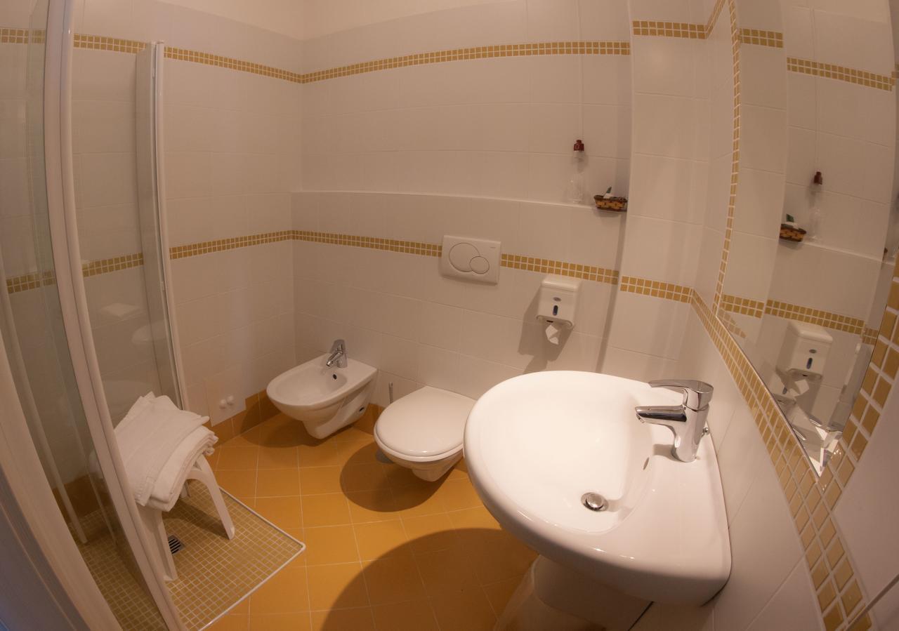 Hotel San Zeno Сан-Дзено-ди-Монтанья Экстерьер фото