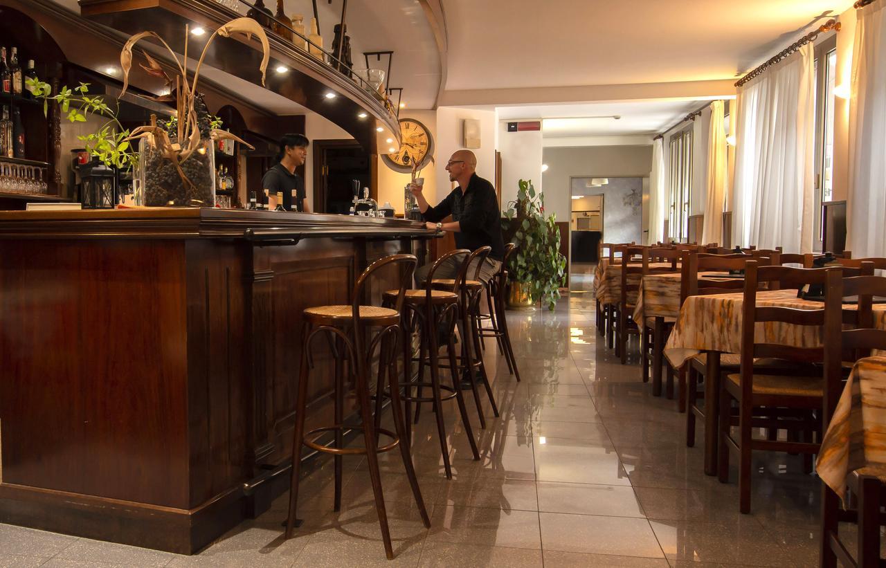 Hotel San Zeno Сан-Дзено-ди-Монтанья Экстерьер фото